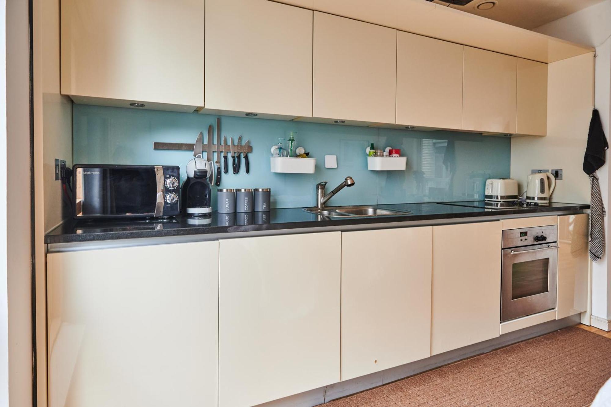 Bright 2 Bedroom Flat In Old Street With Balcony 런던 외부 사진