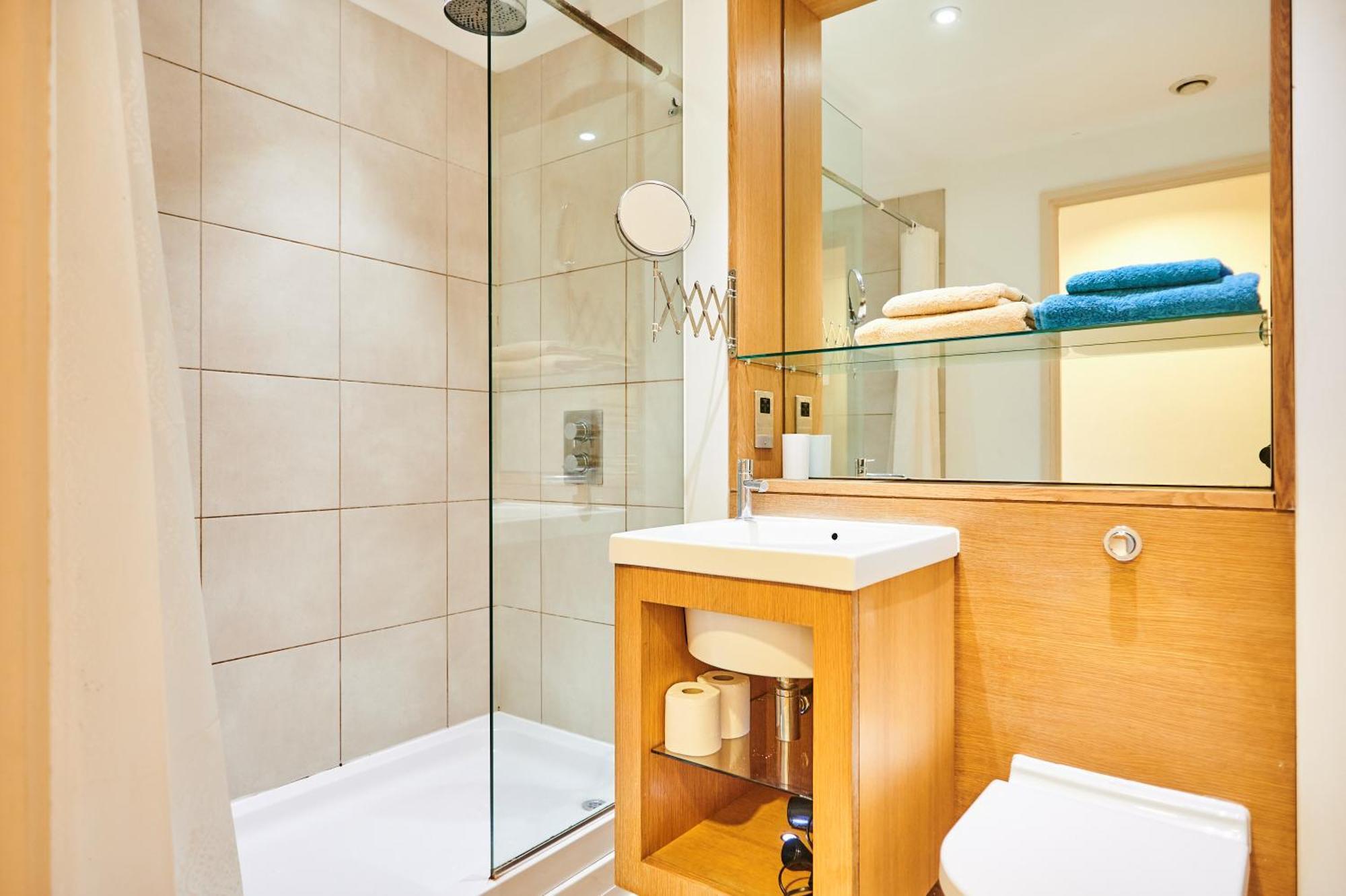 Bright 2 Bedroom Flat In Old Street With Balcony 런던 외부 사진