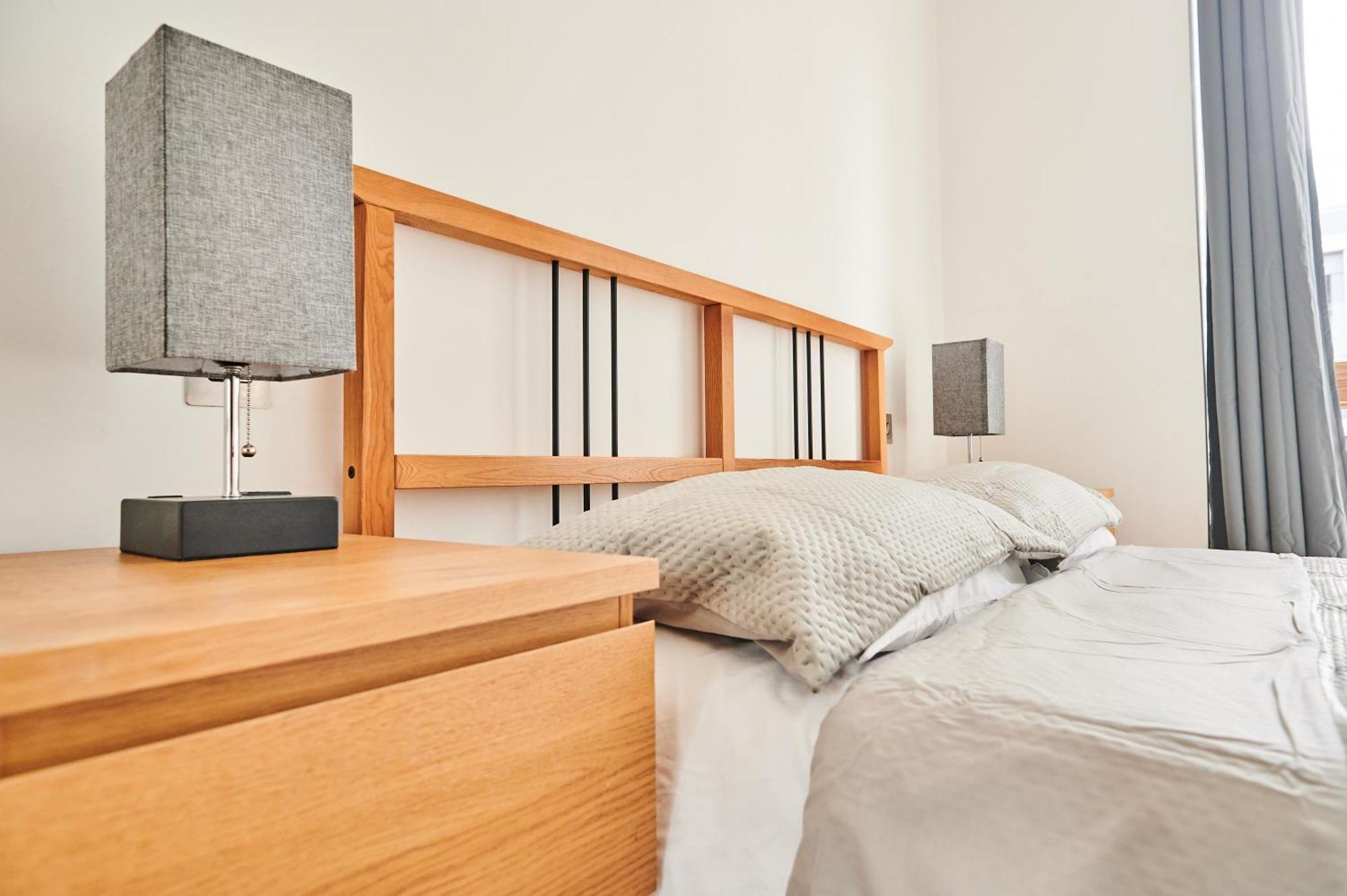 Bright 2 Bedroom Flat In Old Street With Balcony 런던 외부 사진