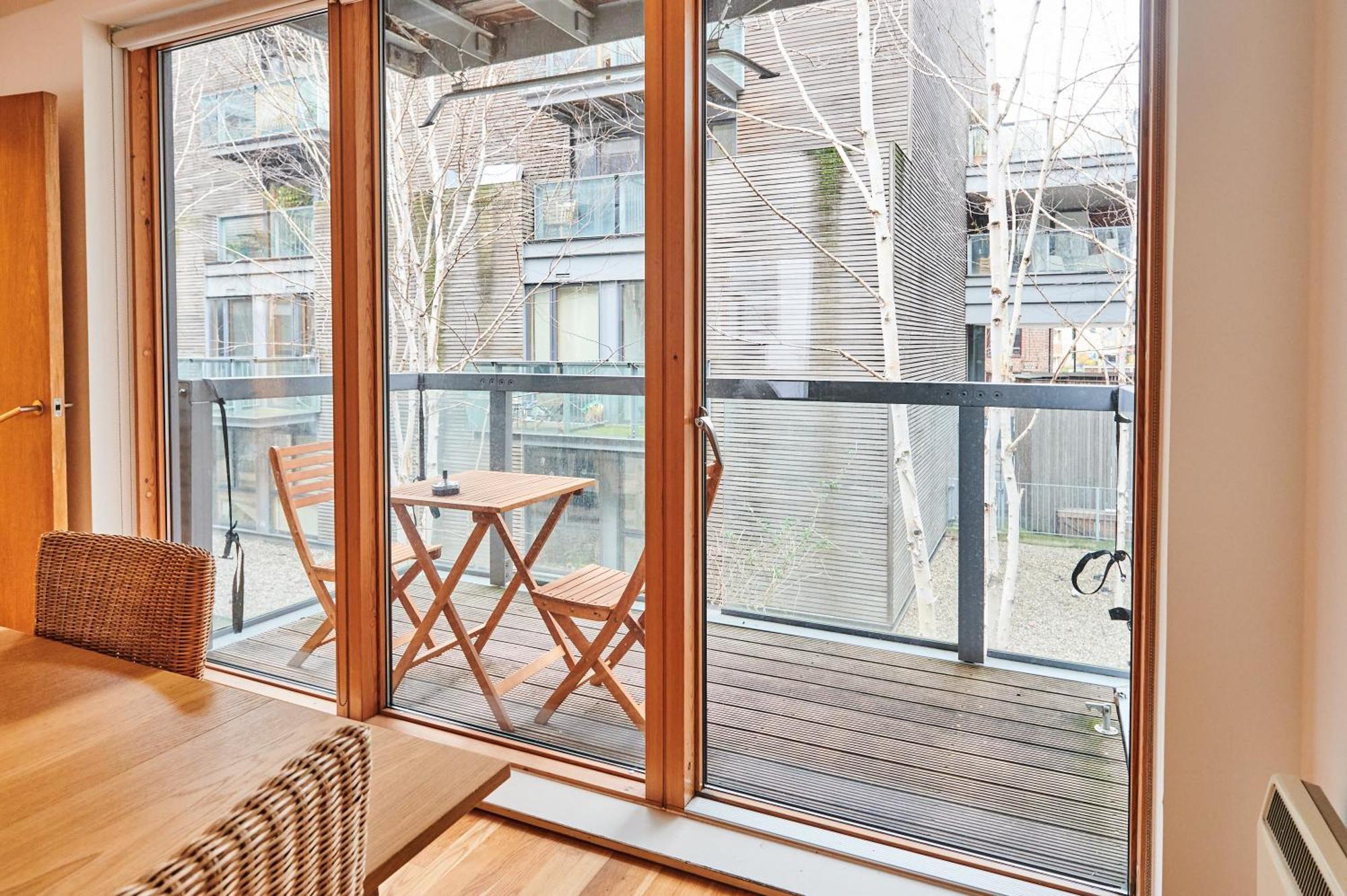 Bright 2 Bedroom Flat In Old Street With Balcony 런던 외부 사진